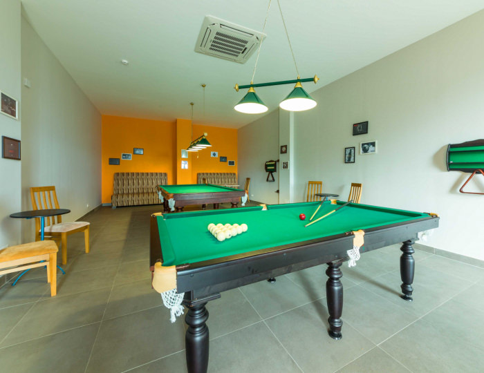 Бильярд - Отель Beton Brut / Бетон Брют